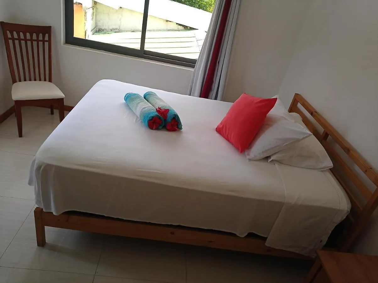 Les Forbans Selfcatering Apartment Takamaka Seychely