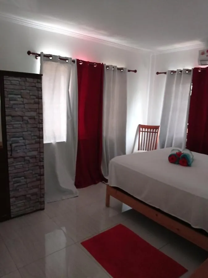 Les Forbans Selfcatering Apartment Takamaka