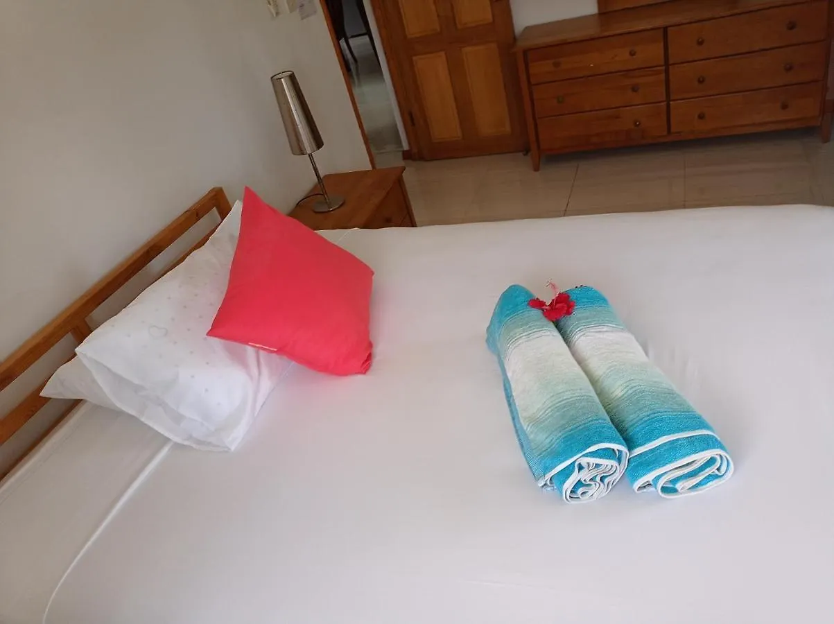 Les Forbans Selfcatering Apartment Takamaka