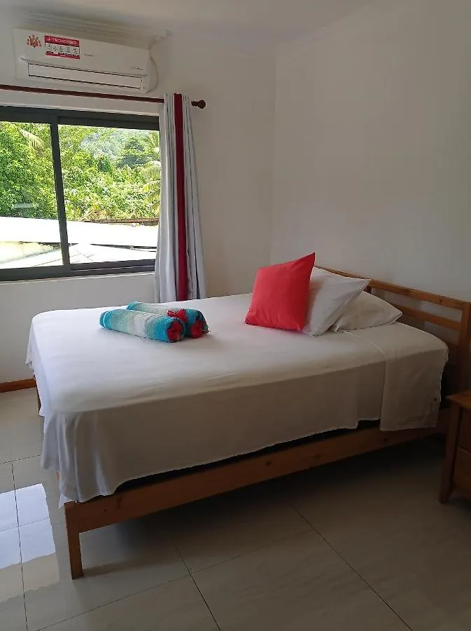 Les Forbans Selfcatering Apartment Takamaka