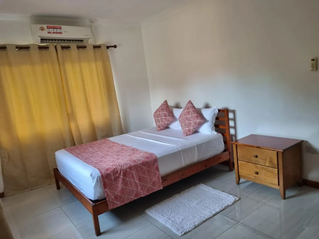 Les Forbans Selfcatering Apartment Takamaka 0*,