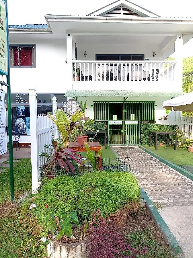 Les Forbans Selfcatering Apartment Takamaka