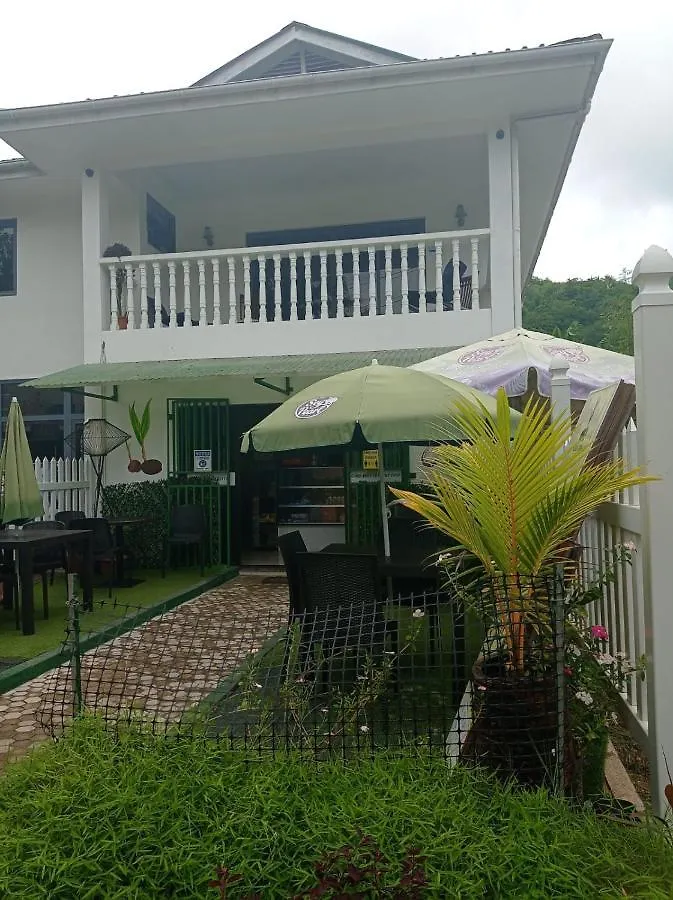 Les Forbans SelfCatering Apartment Takamaka