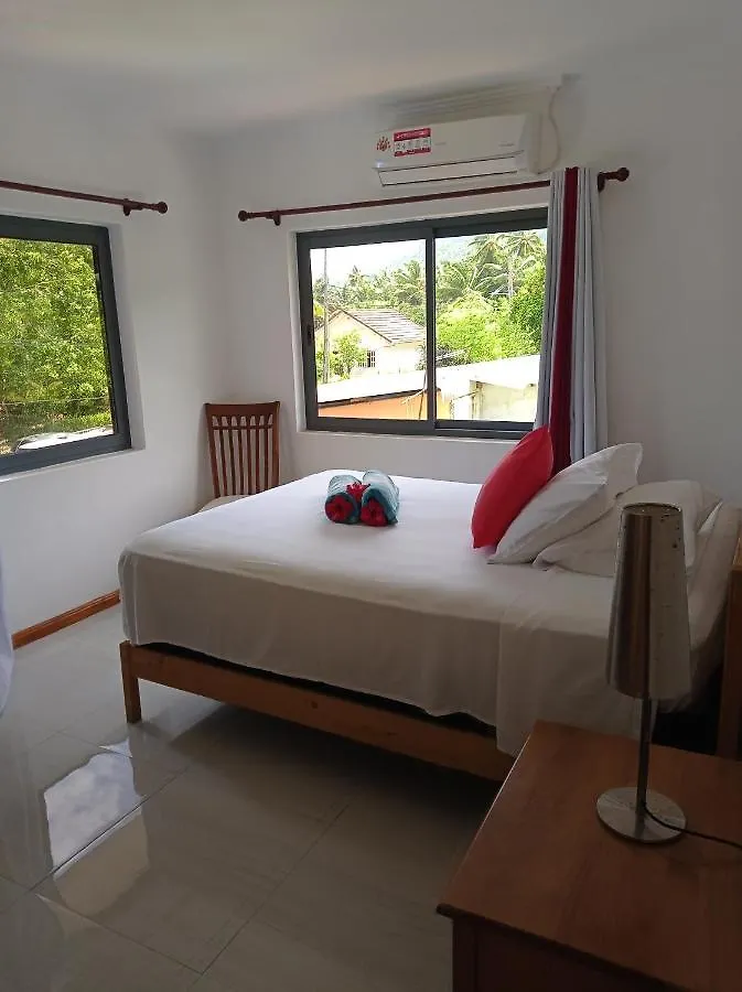 Les Forbans SelfCatering Apartment Takamaka
