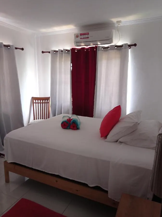 Les Forbans SelfCatering Apartment Takamaka