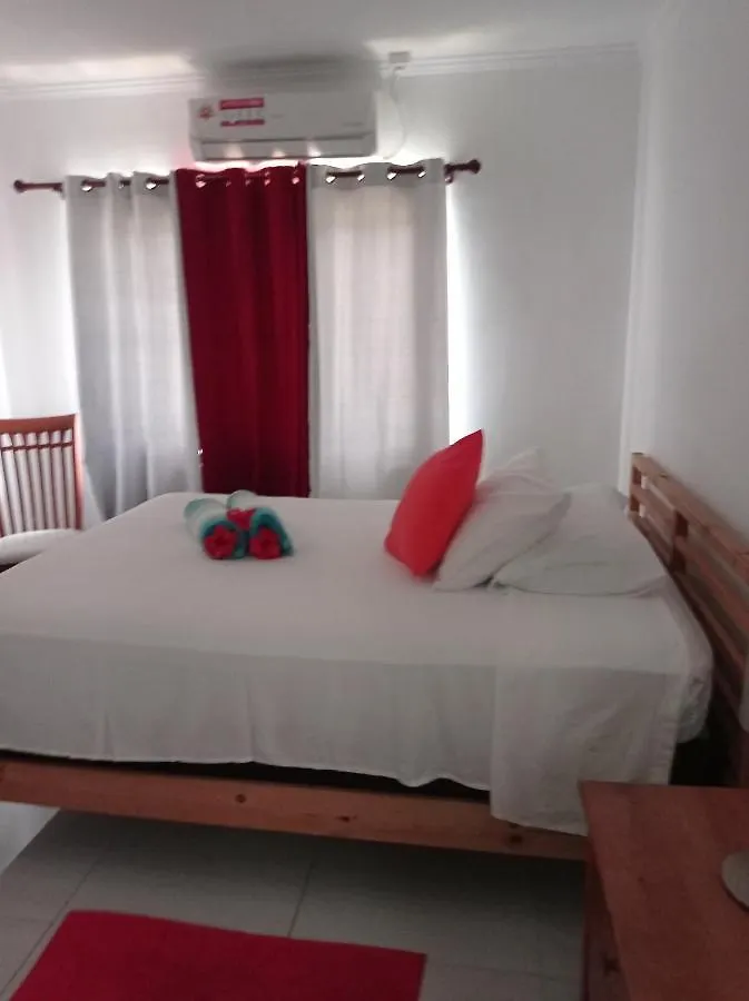Les Forbans SelfCatering Apartment Takamaka