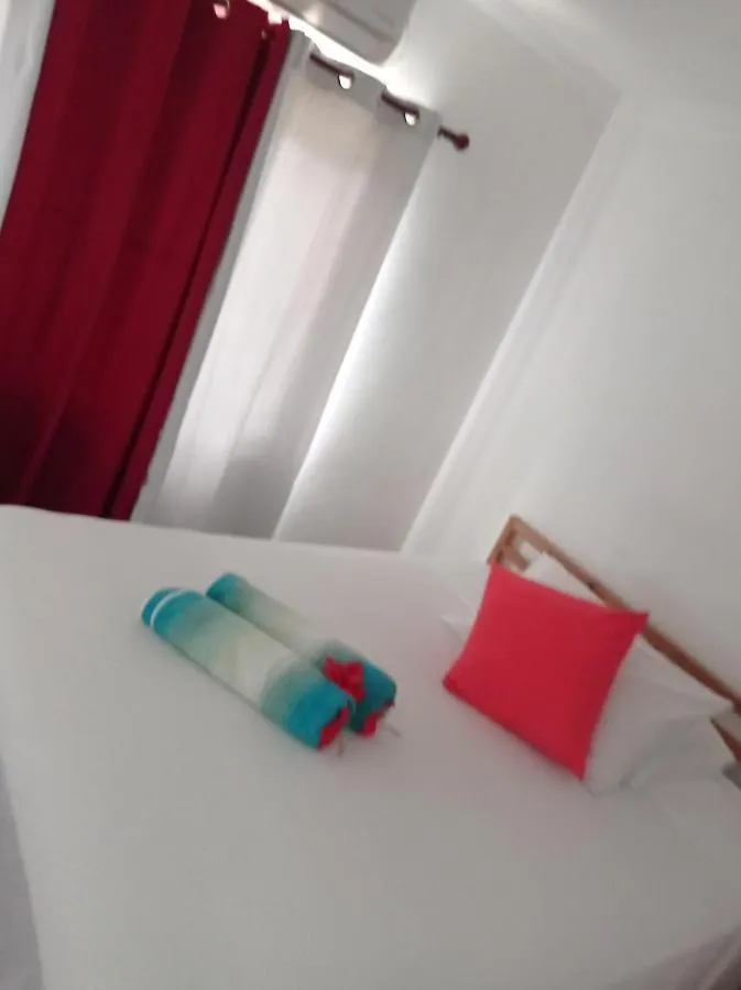 Les Forbans SelfCatering Apartment Takamaka