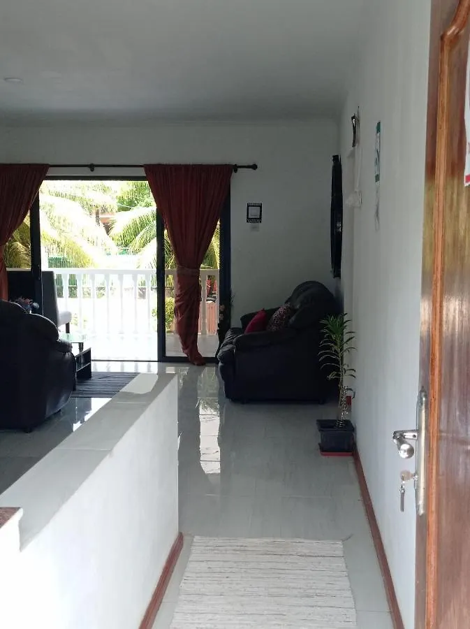Les Forbans SelfCatering Apartment Takamaka
