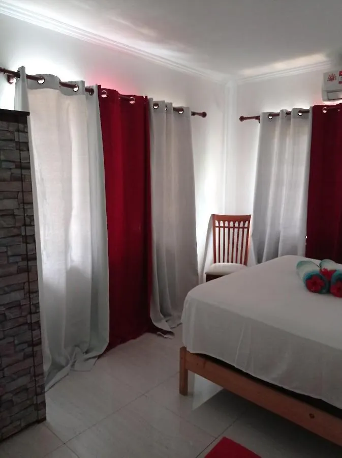 Les Forbans SelfCatering Apartment Takamaka
