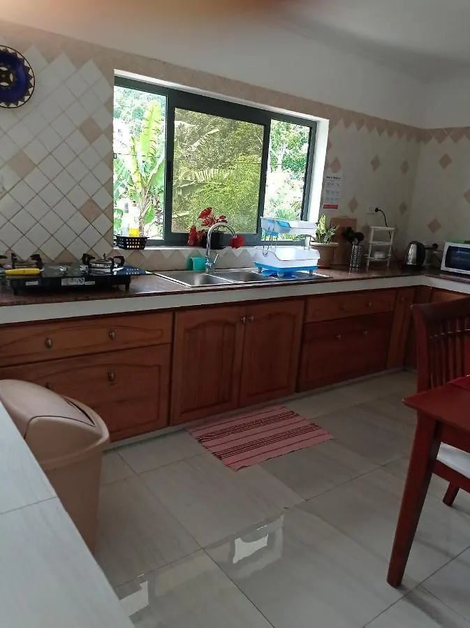 Les Forbans SelfCatering Apartment Takamaka
