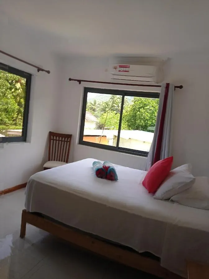 Les Forbans SelfCatering Apartment Takamaka