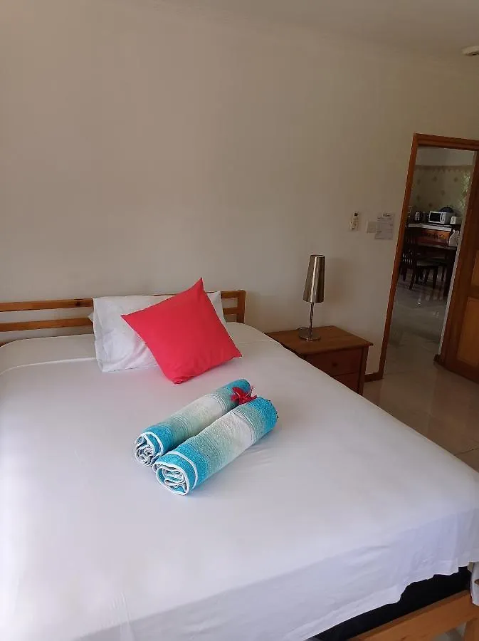 Les Forbans SelfCatering Apartment Takamaka
